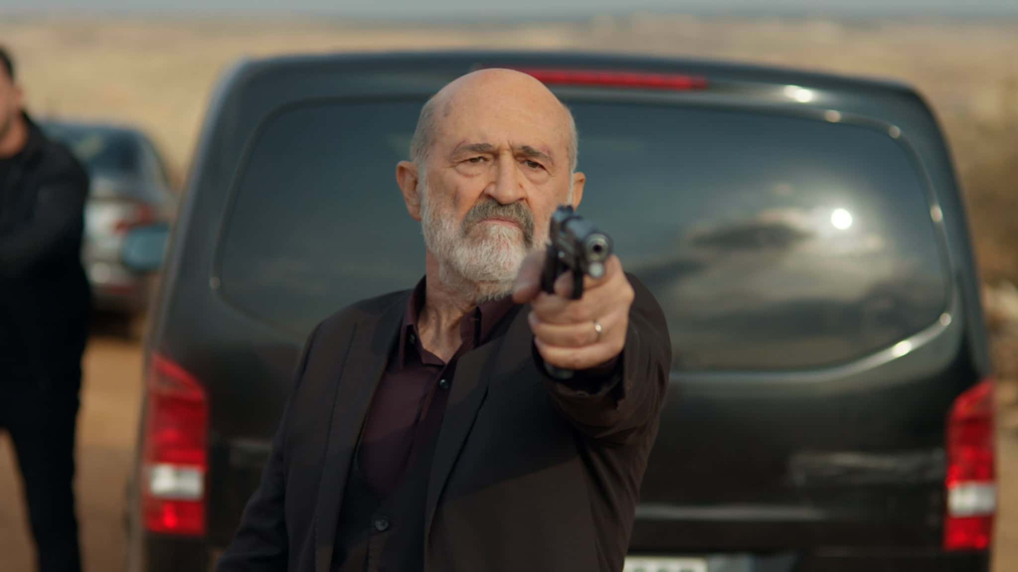 Kanal D ekranlarının fenomen dizisi Uzak Şehir'de sırlar gün yüzüne çıkıyor! 3 Uzak Sehir 4 5