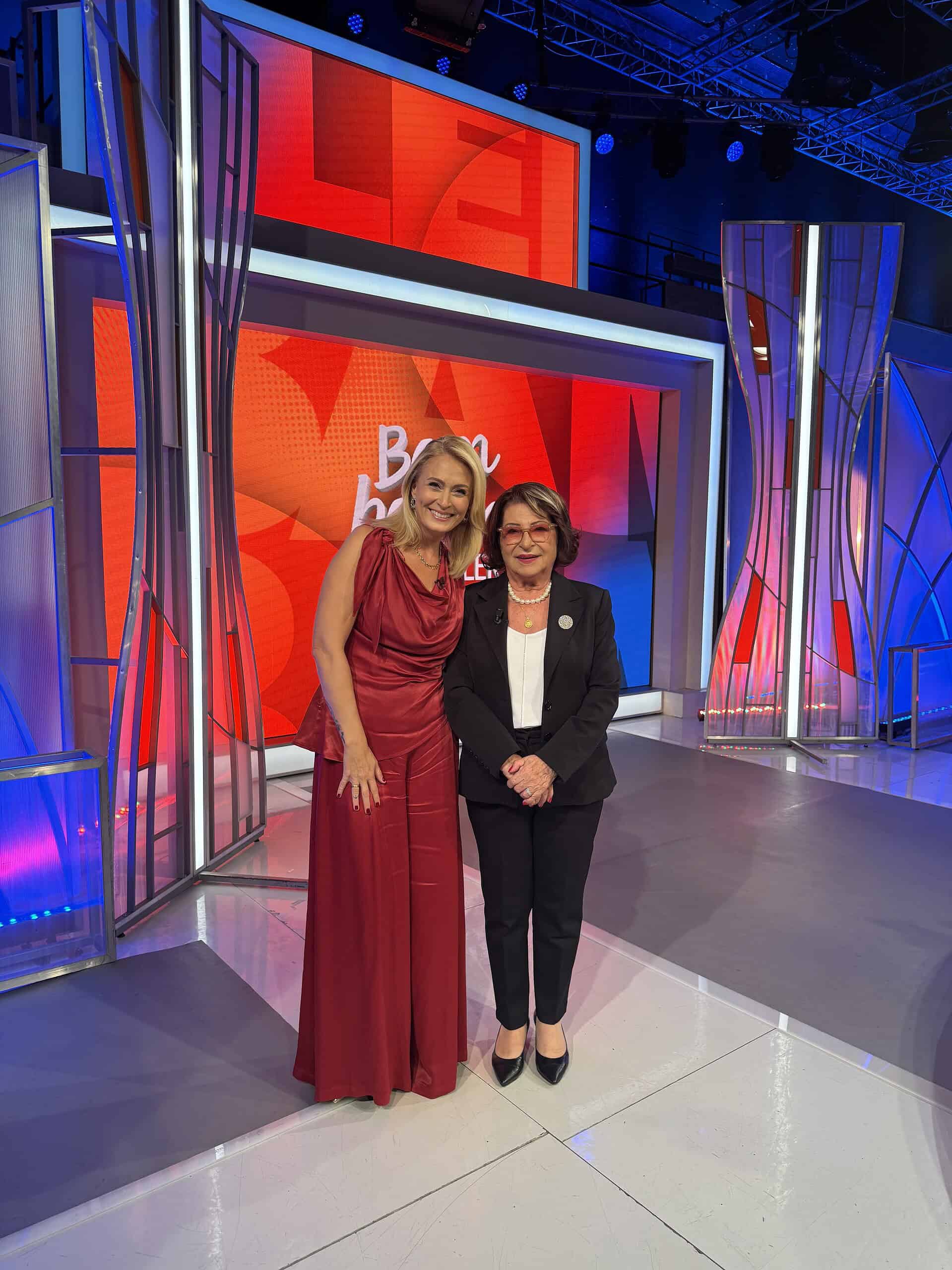 Ceyda Düvenci'nin "Bambaşka Sohbetler" programına Gülseren Budayıcıoğlu konuk oldu. 2 image00003 scaled 1