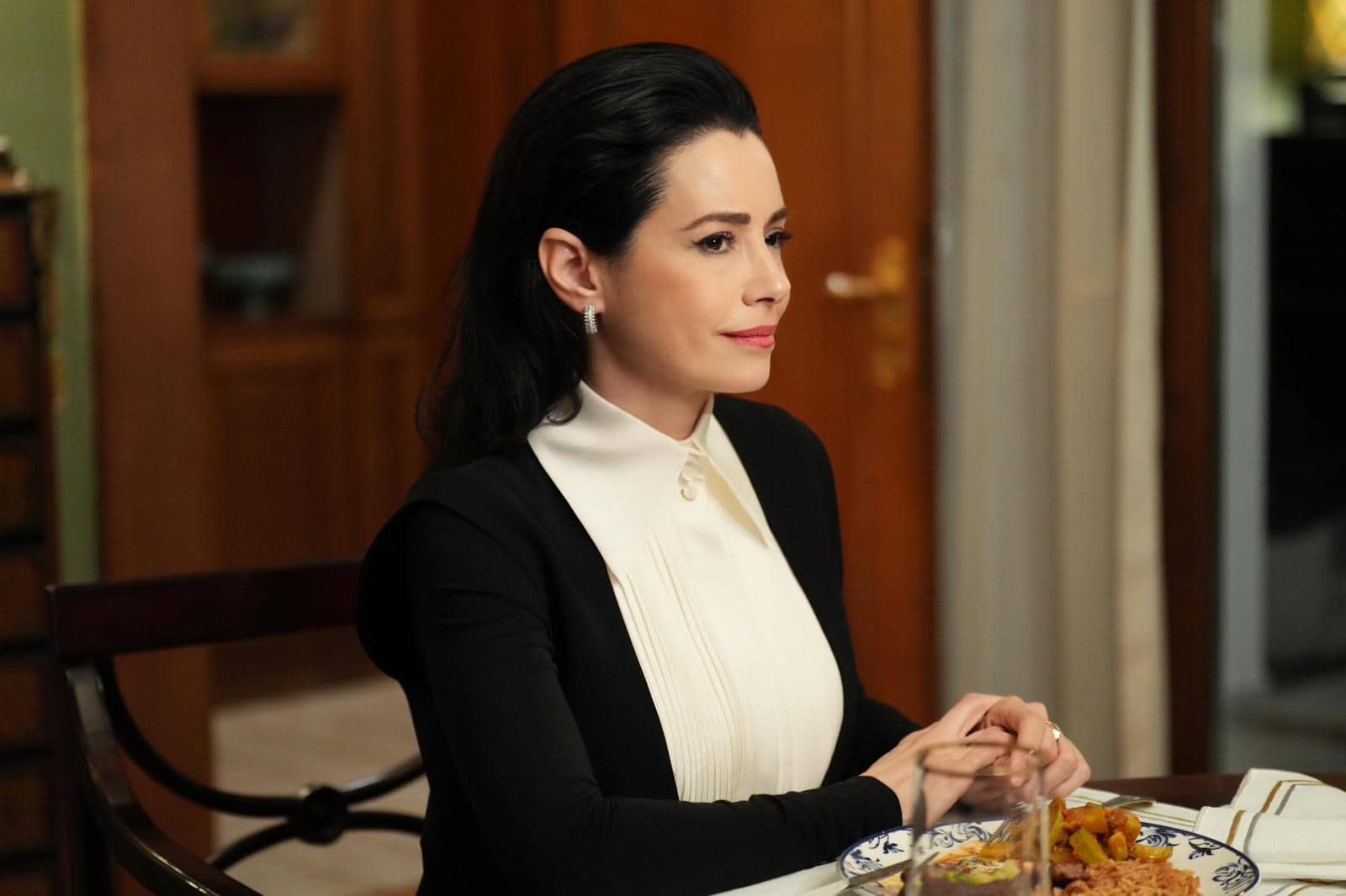 Kıskanmak 22. Bölümde ihanet Halit’in içine şüpheyi düşürdü! Nalan, Mükerrem ve Nüzhet’in kaldığı evi yaktı! 5 Kiskanmak 22 1