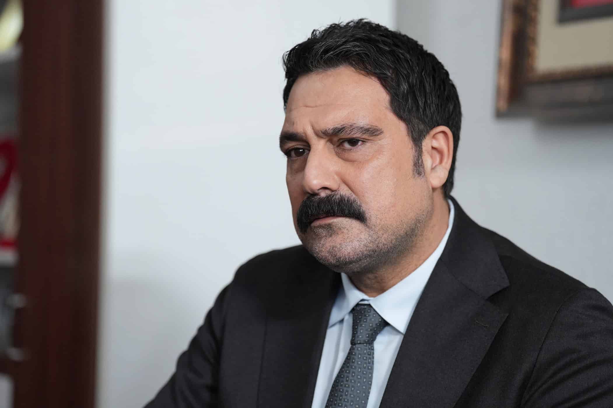 Kıskanmak 22. Bölümde ihanet Halit’in içine şüpheyi düşürdü! Nalan, Mükerrem ve Nüzhet’in kaldığı evi yaktı! 2 Kiskanmak 22 9