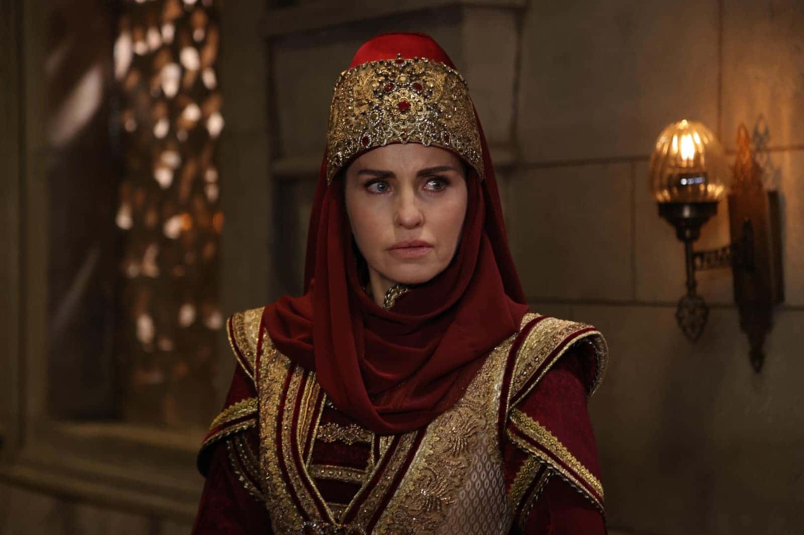 Başarılı oyuncu Aslı Tandoğan, Mehmed: Fetihler Sultanı kadrosuna dâhil oluyor! 1 Resim2