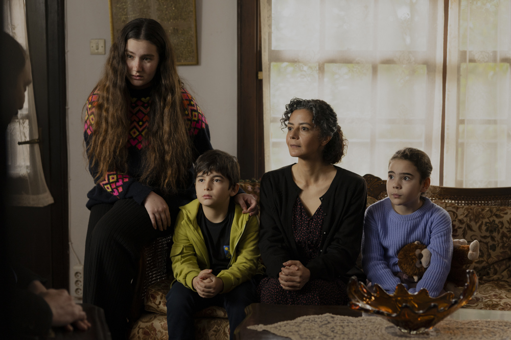 Star’ın sevilen dizisi Sahipsizler için final kararı! Dizi kaçıncı bölümde ekrana veda ediyor? 1 rcy4945