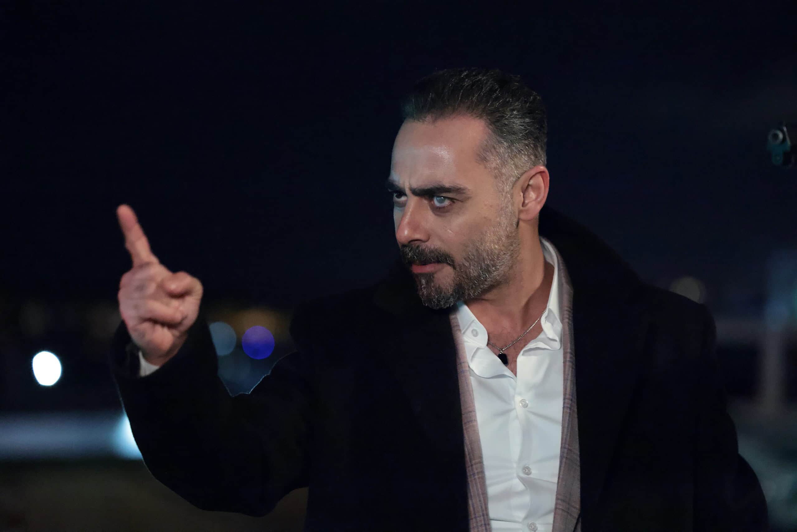 STAR’ın yeni dizisi ‘Çirkin’den yeni bir tanıtım yayınlandı! 2 VLKN0364 scaled 1