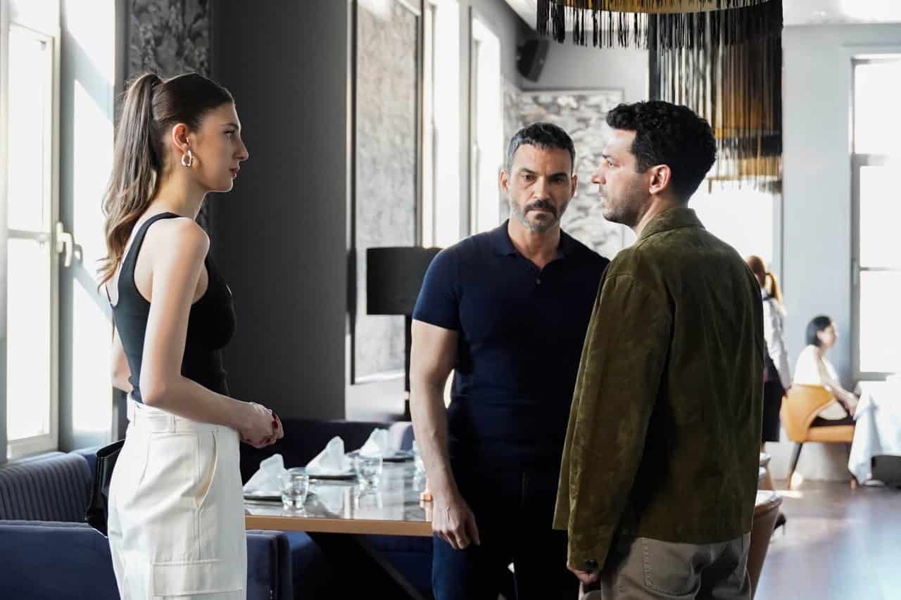 Güller ve Günahlar 30. Bölümde Berrak, Kader’le kaza yaptı! Cihan, Serhat’ı magazine ifşa etti! 2 GULLER VE GUNAHLAR 30. BOLUM YENI BOLUM 3