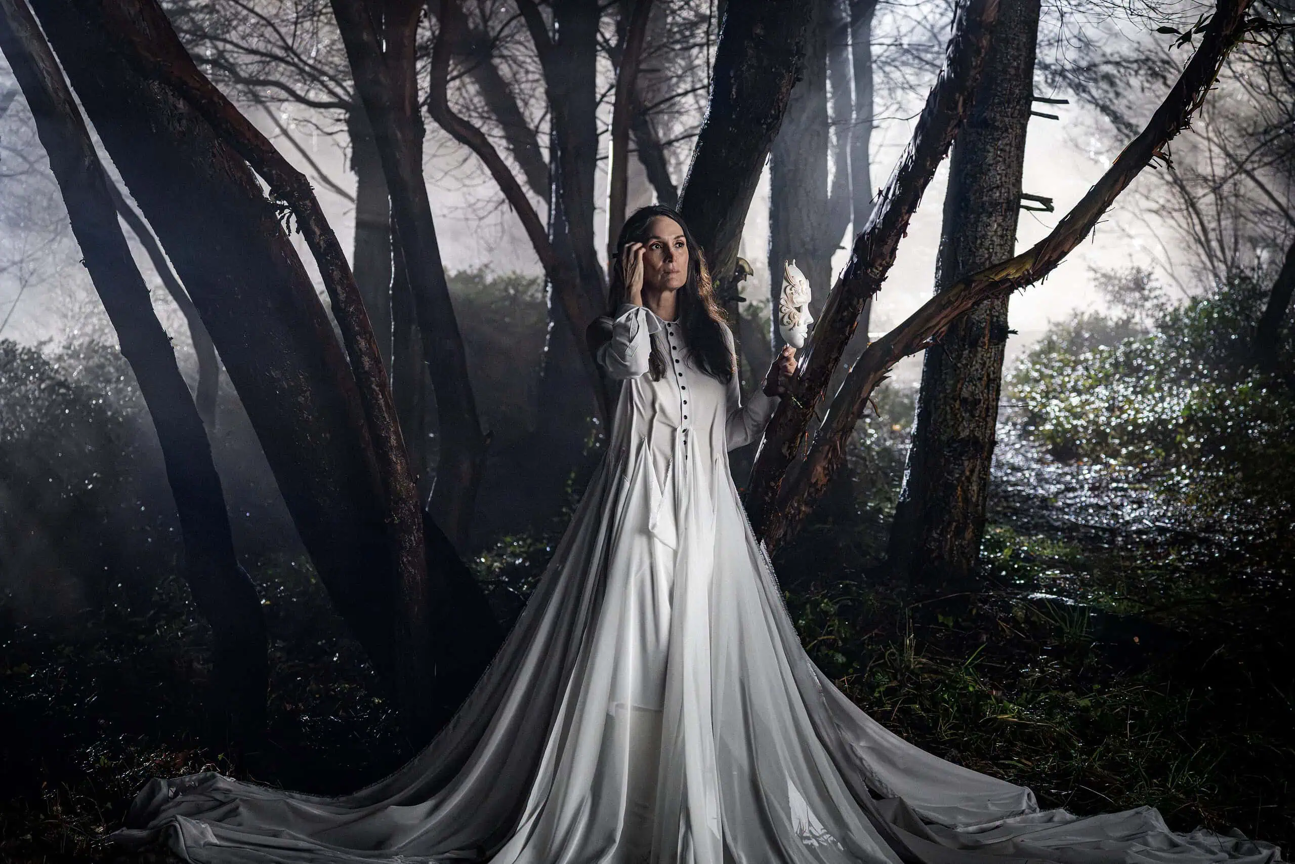 Yaga S1 Photography en CA First Look Main Image Carrie Anne Moss scaled 1